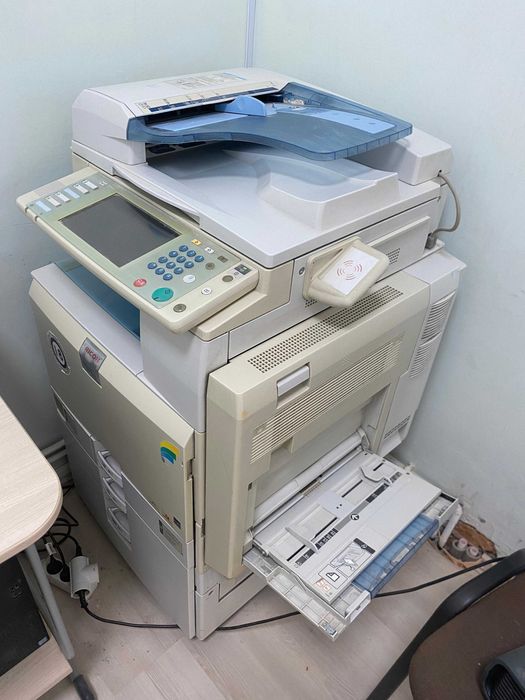 Imprimantă multifuncțională Ricoh Aficio MPC 3000