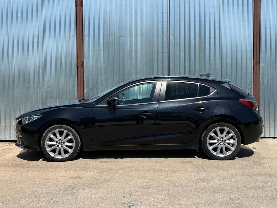 Mazda 3 Sport-Line G120 / Xenon / Head-up / Bose / Full istoric