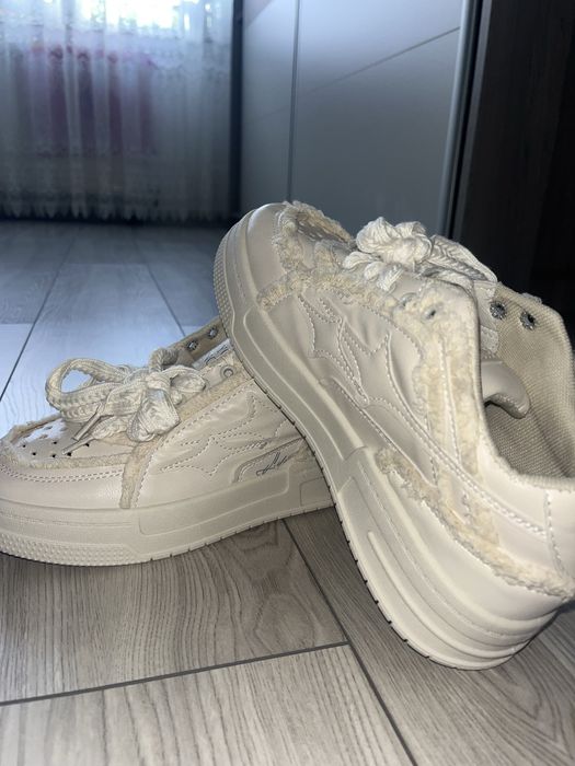 Adidasi streetwear