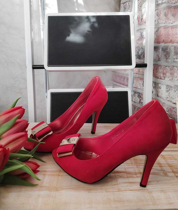 Официални обувки на висок ток