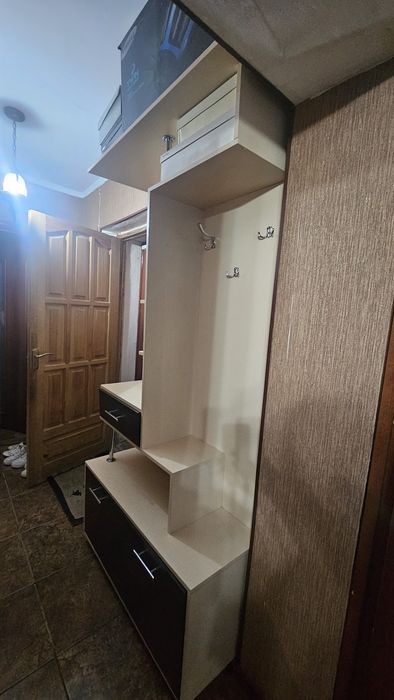 Продам шкаф для прихожей