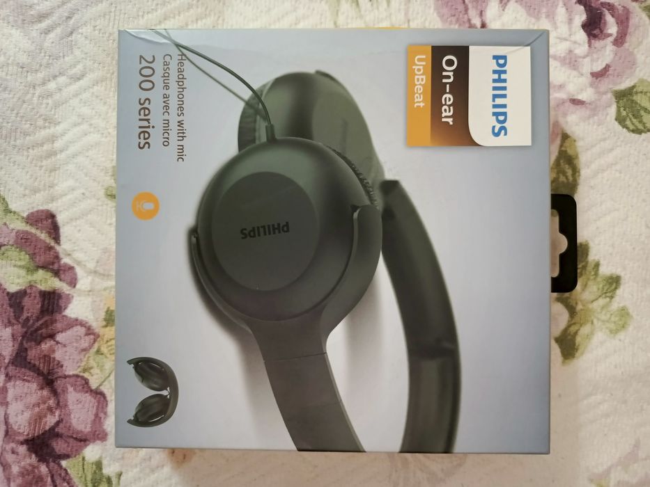 Наушники абсолютно новые  1 млн