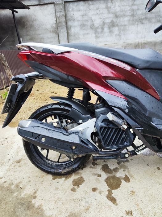 Скутер CLICK Honda 150i
