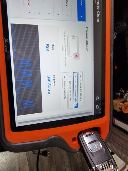 Нов ключ audi a4 b8,a5,Q5 868mhz Европейски.