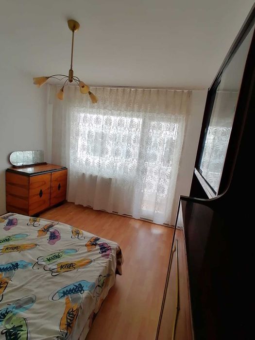 Apartament ultracentral, cu 3 camere semidecomandate, ultracentral, 300 euro