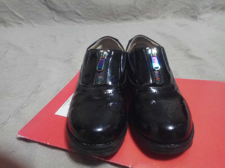 продам туфли для девочки