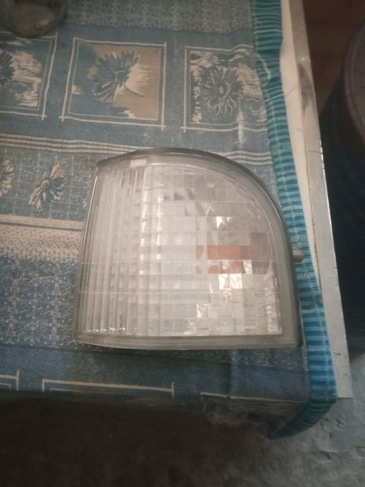 Продаются новые оригинальные поворотники от MB 100 микроавтобус