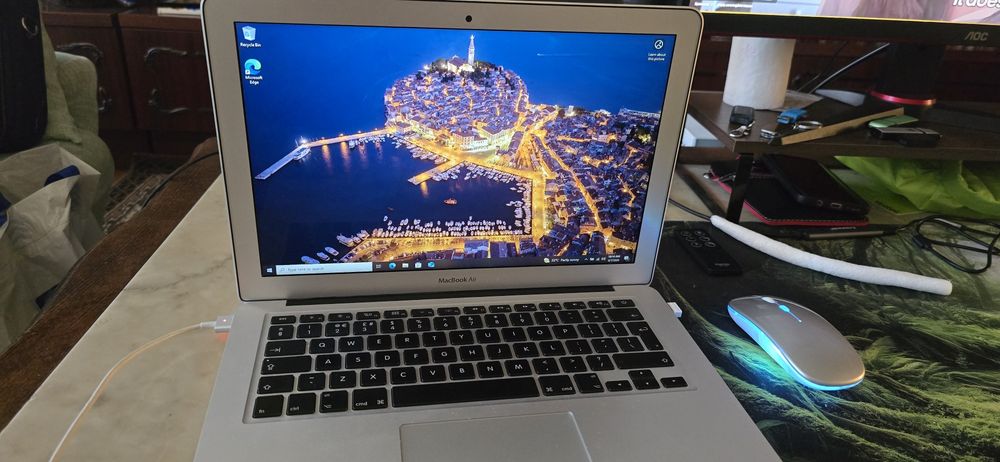MacBook Air A1466 EMC 2632 – Отлично състояние с Windows 10