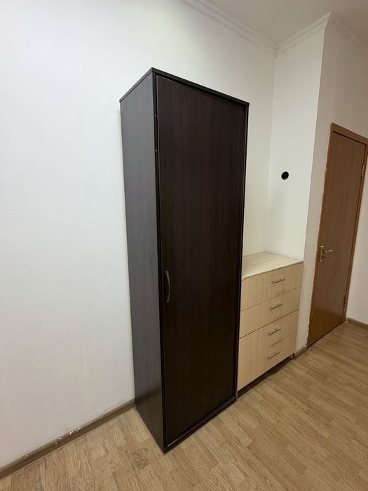 Шкафы для одежды и бумаг