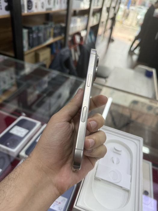 Iphone 16 pro natural