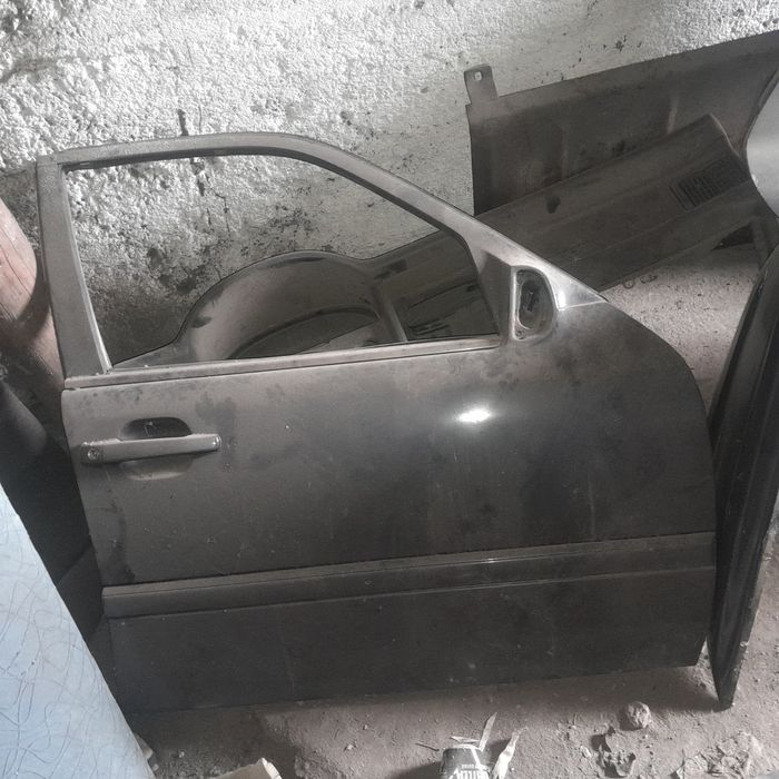 Продам запчасти на мерс