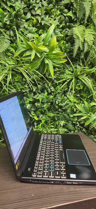 Acer Predator Helios 300 (2019) / i7-9750H / 16GB RAM / 144Hz