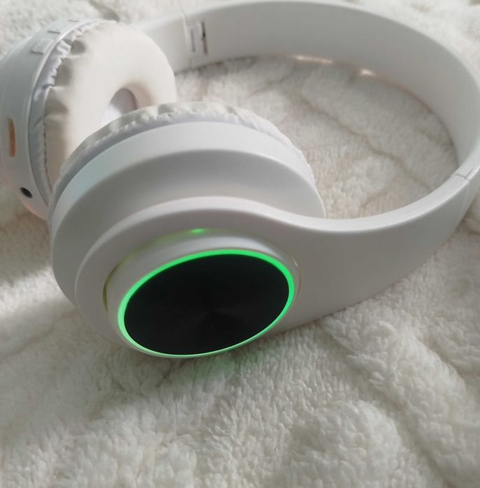 Luminous Wireless headphones