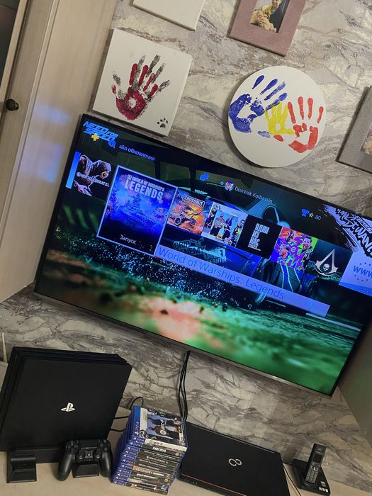 Продам Sony PlayStation 4 pro 1tb памяти,