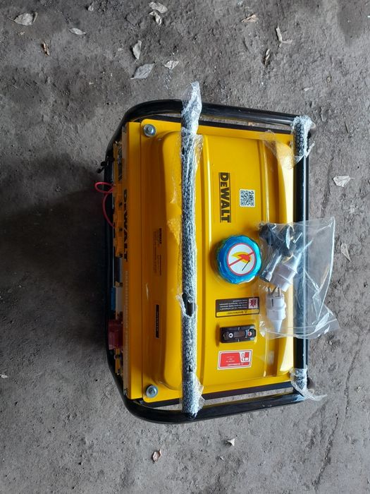 Бензиновый генератор новый. Срочно!!!