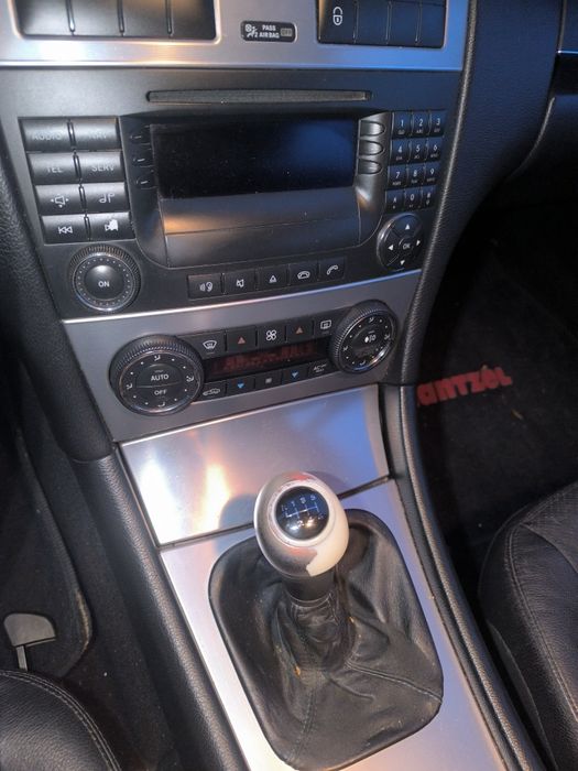 Продава Мерцедес с 320