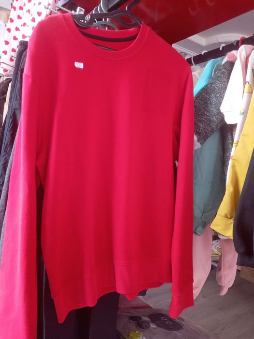 Arzon kiyimlar hammasi 50.000.   Optom oladiganlarga tovar ancha bor