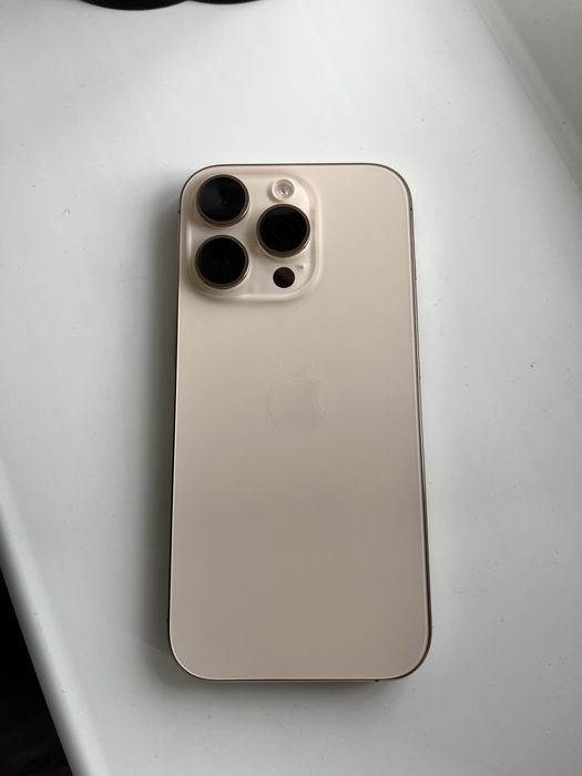 Айфон 16 про, на гарантии