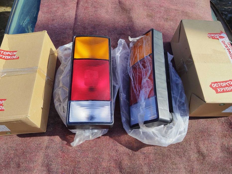 Продам задние, новые фонари на груз. машину.ЦЕНА УКАЗАНА ЗА 1 ФОНАРЬ