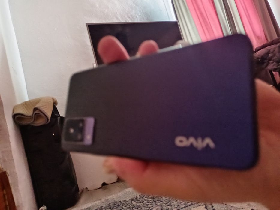 Виво В21 8+4_128