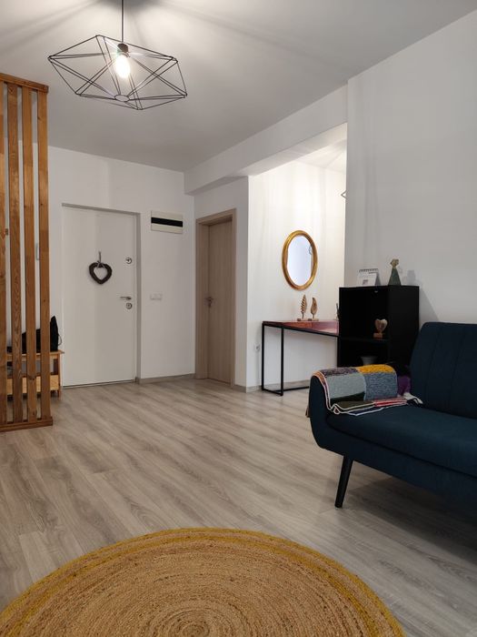 Inchiriez apartament