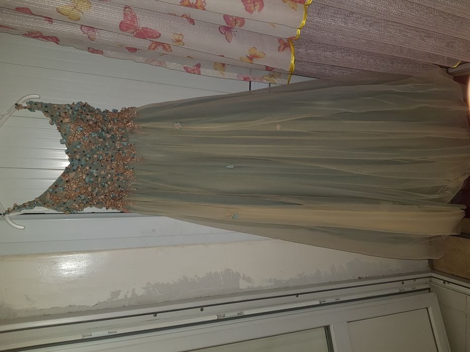 Продам шикарное платье