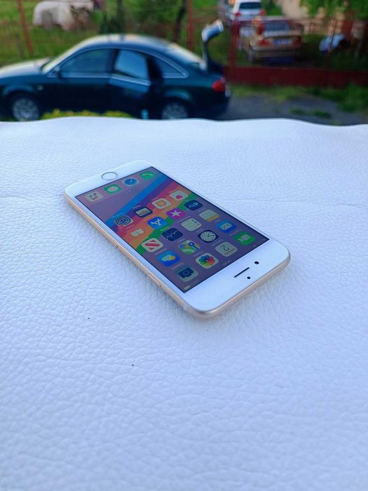 iPhone 6 Gold - 16 GB memorie - husa cadou
