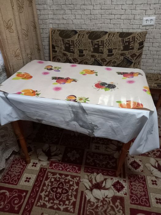 Продам кухонный уголок 15000т