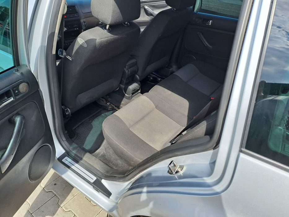 De vanzare Golf 4 an 2003 cod motor AXR.