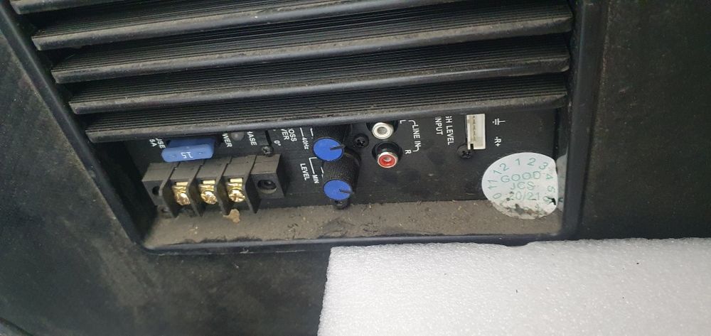 Сабуфер мощный ..