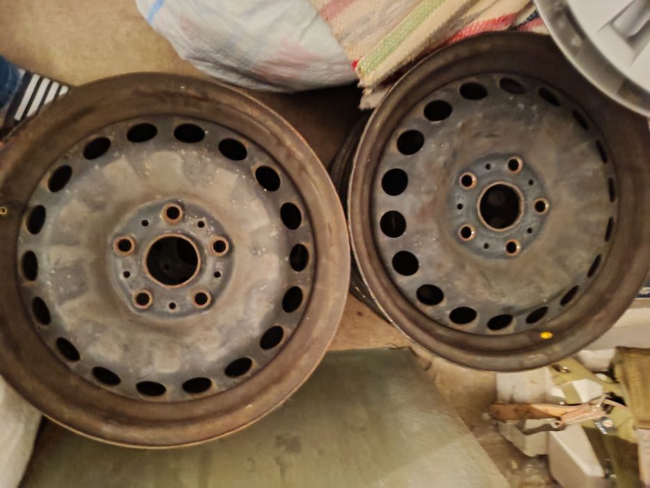 Set jante tablă R15 + capace originale Volskwagen R15