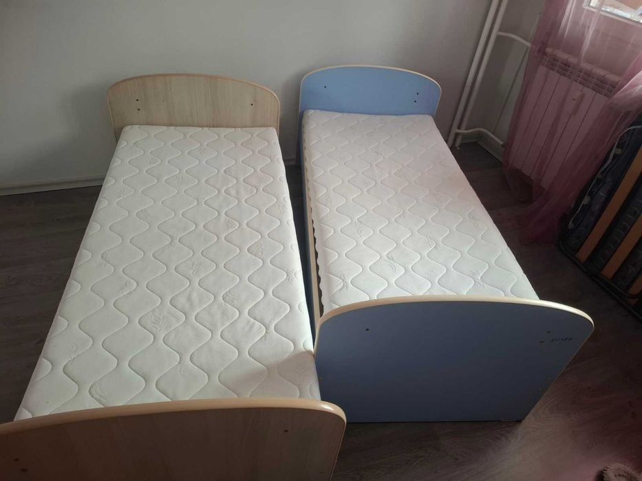 Трансформиращи бебешки легла в юношеско легло и детско бюро