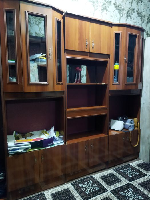 Стэнка.5 к,исмдан иборат.2 та к,исми кийм  учун 3та к,исми чинни ва бо