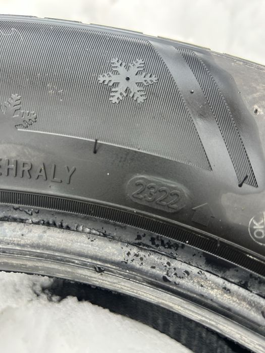 Vand 3 cauciucuri de iarna