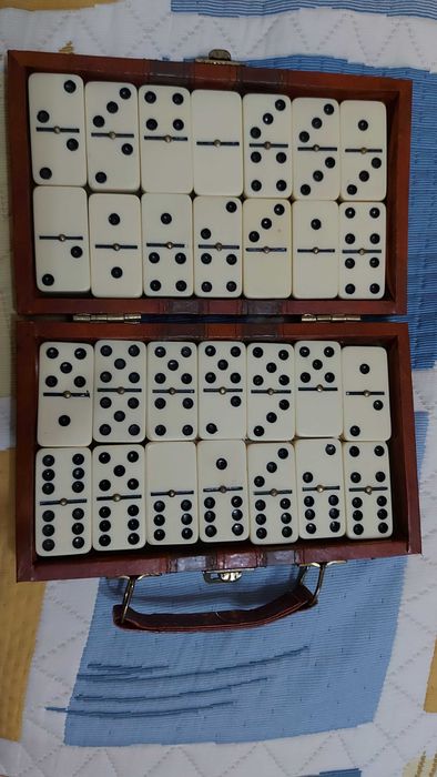 Pетро домино комплект с куфарче