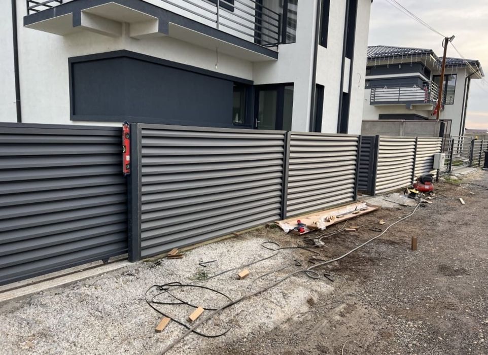 Confecționăm garduri și porți