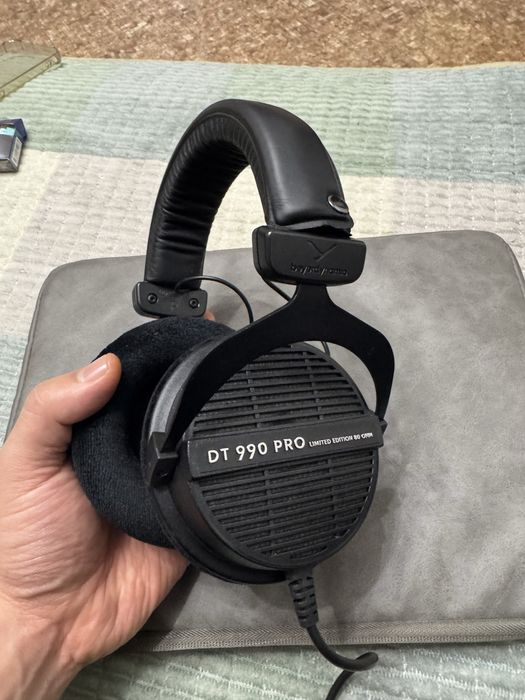 Наушники Beyerdynamic DT 990 PRO (80 Ohm) черный