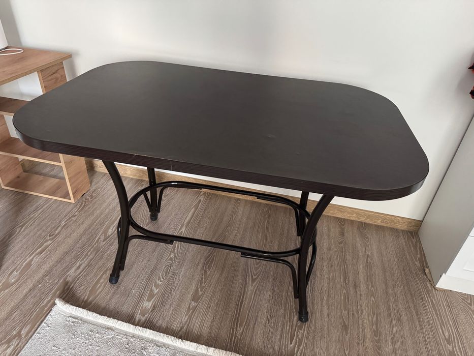 Продается кухонный стол