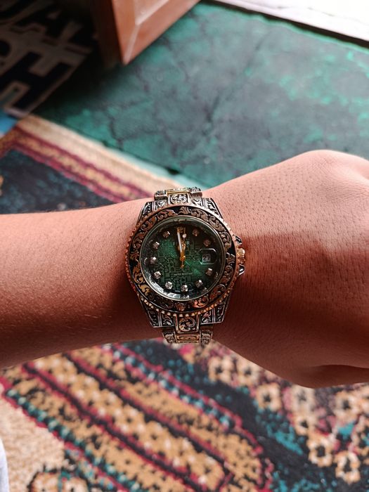 Soat Fensir sotiladi