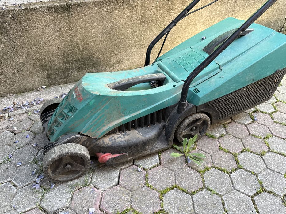 Bosch arm 3200 mosina tuns iarba