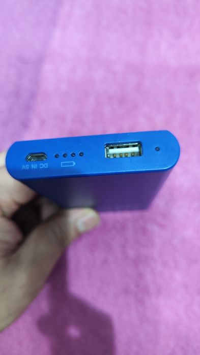 Пауэр банк Сони.