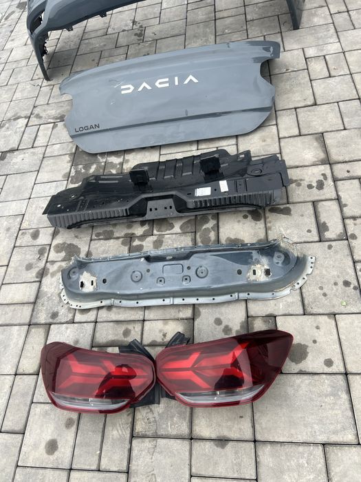 Panou spate bara haion lampa dacia logan 3