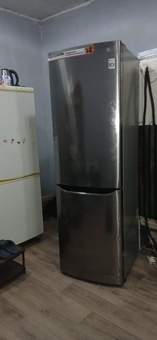 Продам рабочий холодильник