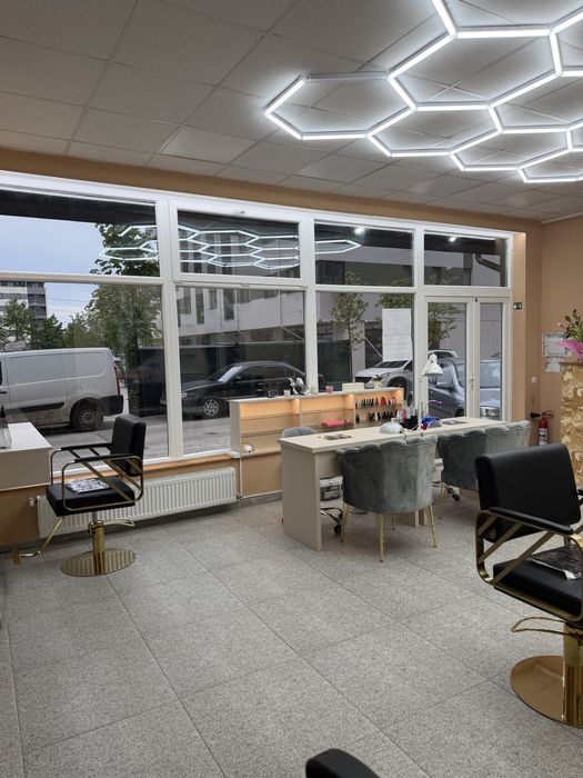 Inchiriez scaun coafor,post manichiura si frizerie Militari Residence,Tineretului 63. Spatiu modern,zona buna , preț avantajos