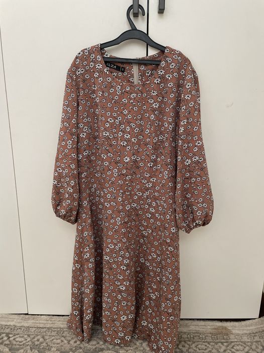 Продам платья по 3000