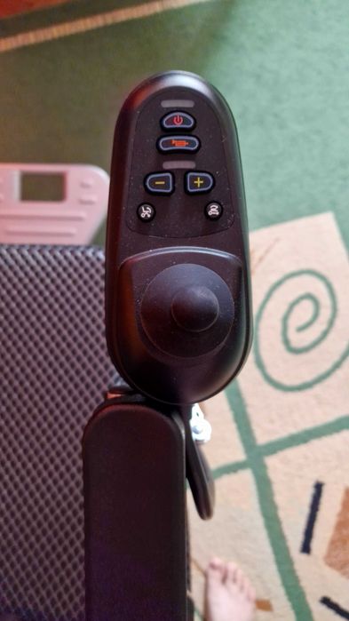 8000FR scaun cu rotile electric (pliere și poziționare automată)