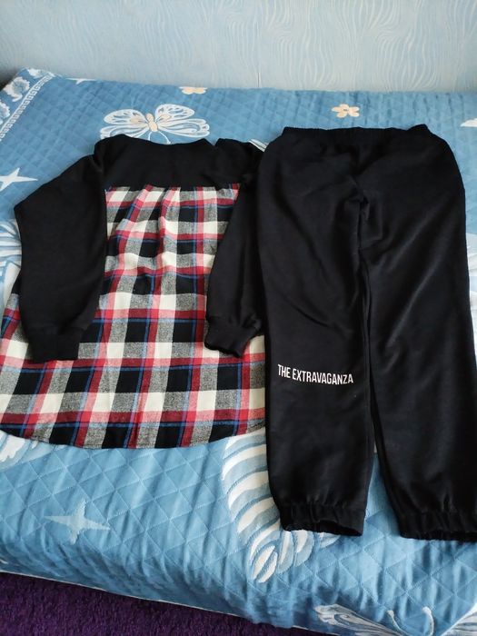 Продам спортивный костюм