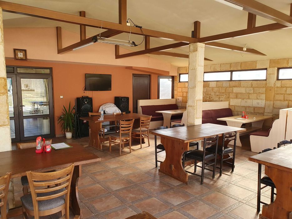 Работещо крайпътно заведение-ресторант, след осн.ремонт