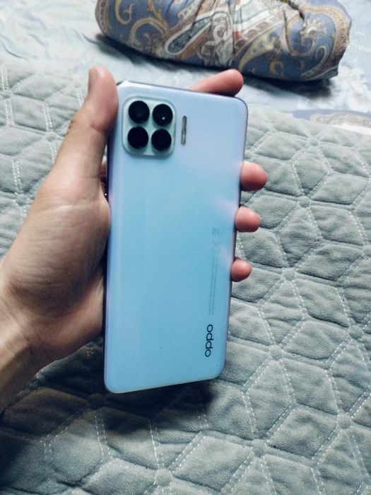 Телефон Оппо рено 4 лайт