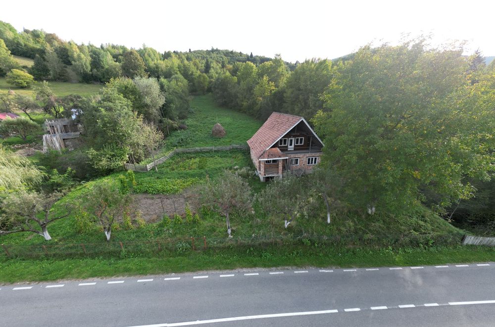 Teren cu locuinta P+M la rosu - Ceahlau